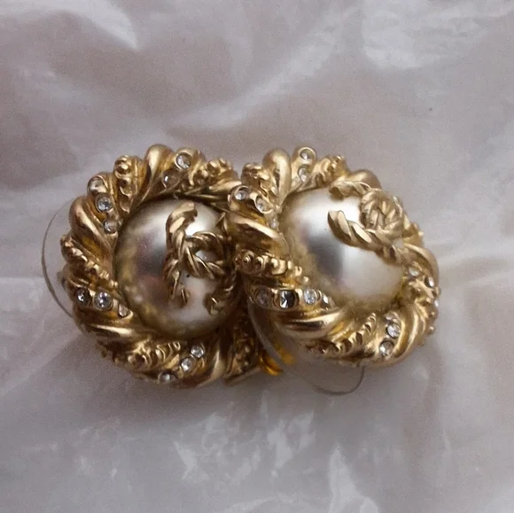 CHANEL earrings - Picture 4 of 8